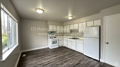 Building Photo - 943 Vincent-