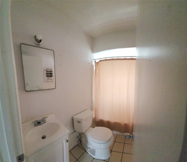 Building Photo - 7422 Amelia Rd