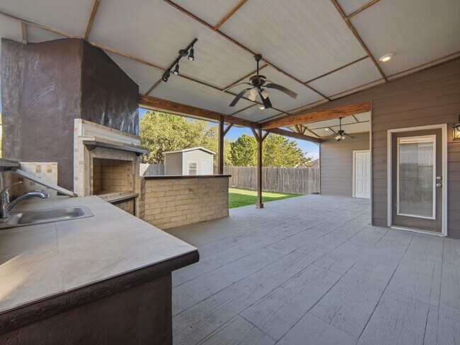 Building Photo - 4431 Oak Roset