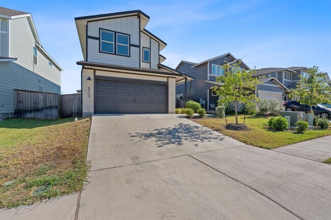 Building Photo - 8504 McKamy Dr