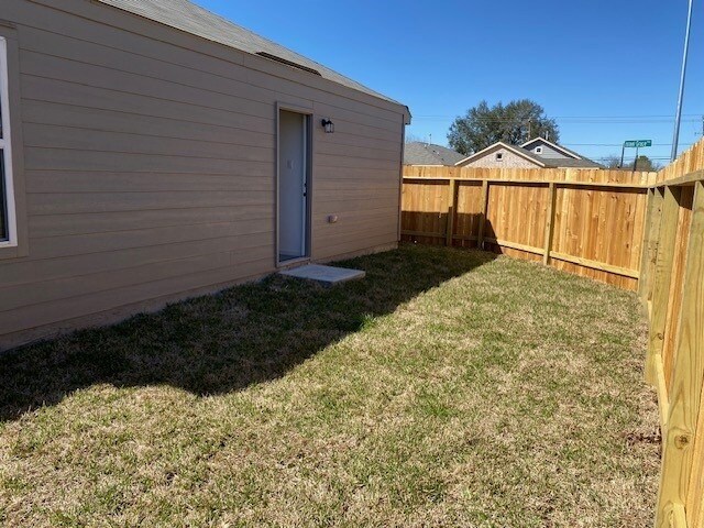 Building Photo - 11907 Bat Sheva Ln