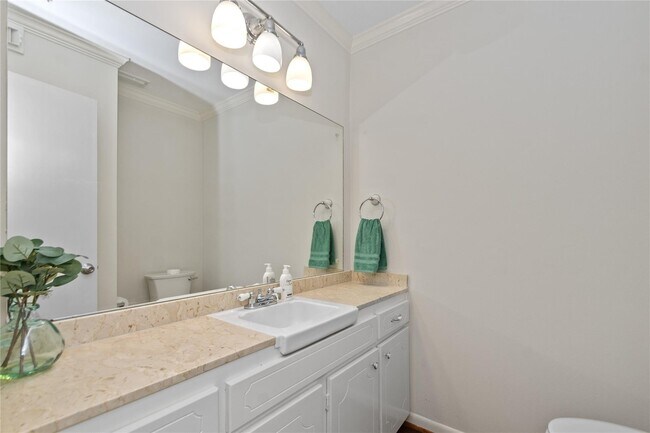 Building Photo - 2417 Jamestown Mal