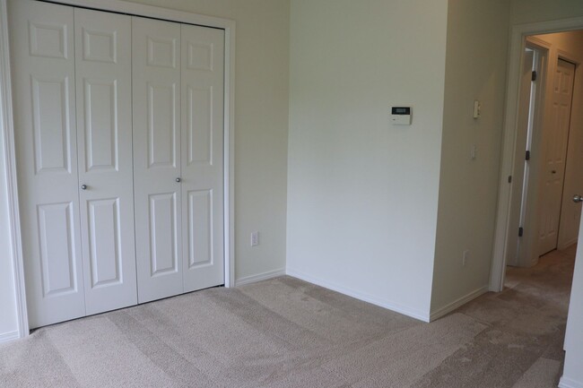 Building Photo - Beautiful 2 Bed/2 Bath Townhouse in Pinehu...