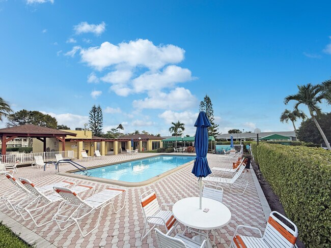 Building Photo - 1021 Flame Vine Ave