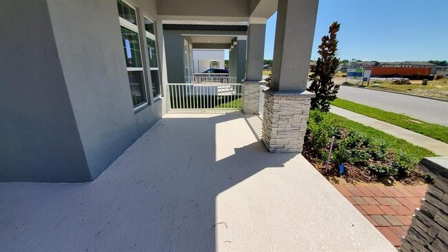 Building Photo - 9918 Summerlake Groves St