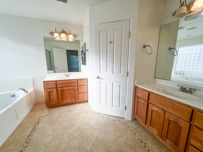 Building Photo - HOUSE - COTTONWOOD -  VERDE SANTA FE /TURN...