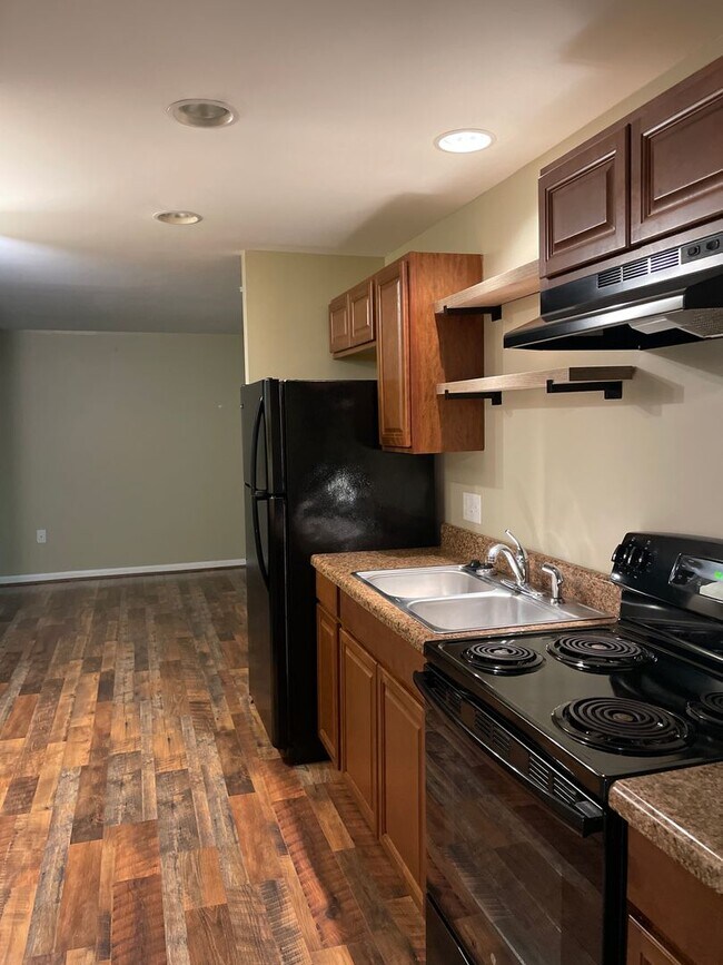 Building Photo - Marble8