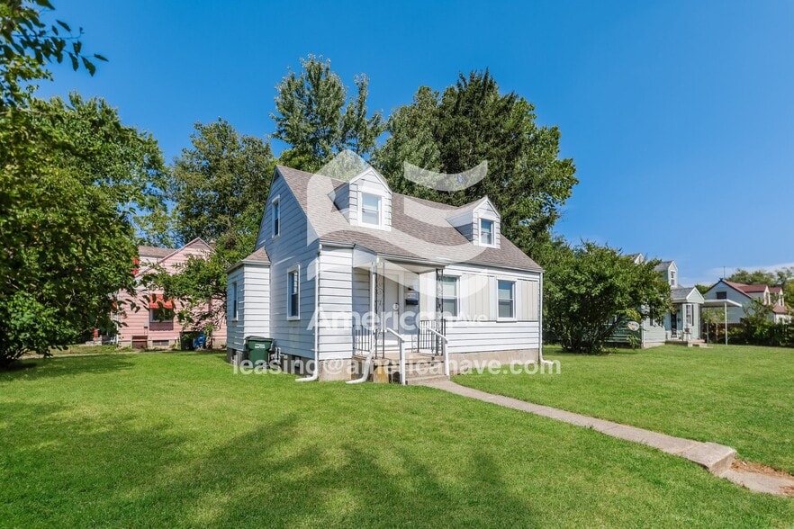 Building Photo - 4723 Genesee Ave