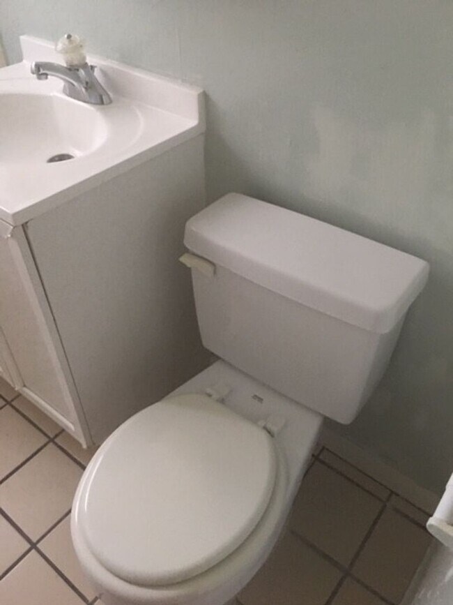 Building Photo - 1125 Lacey Ln