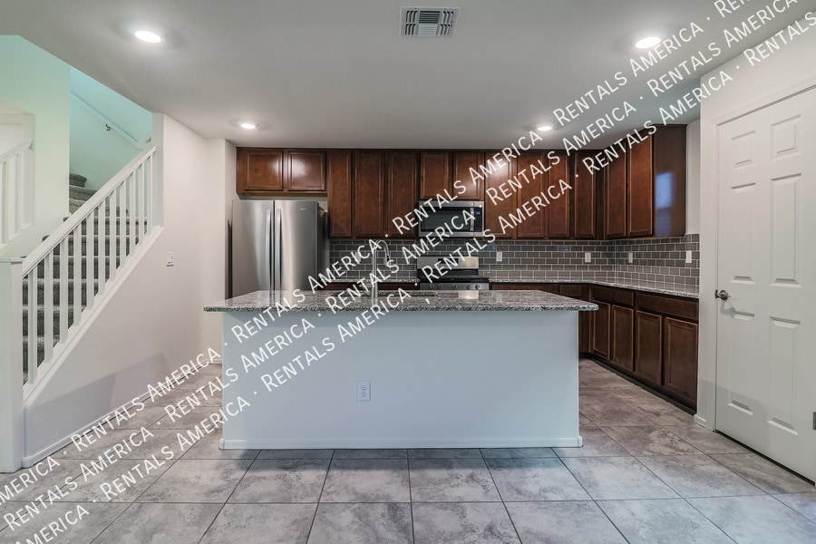 Building Photo - 16267 W La Ventilla Way