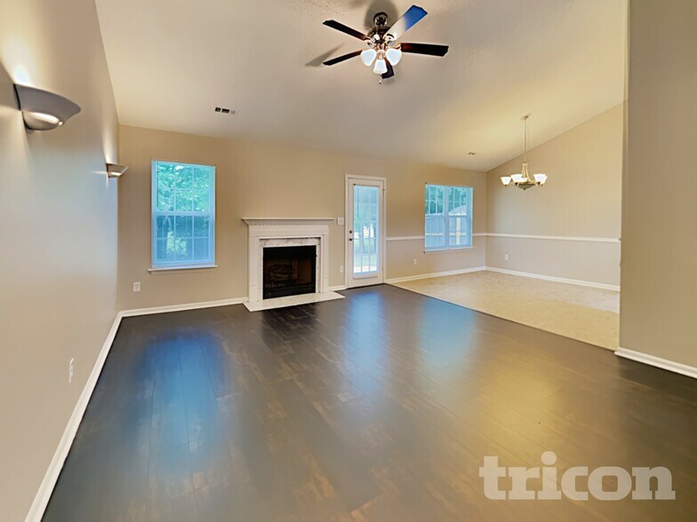 Building Photo - 1026 Summit Hills Dr