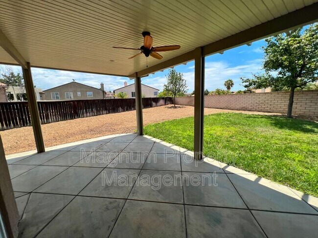 Building Photo - 34629 Sagebrush Ln