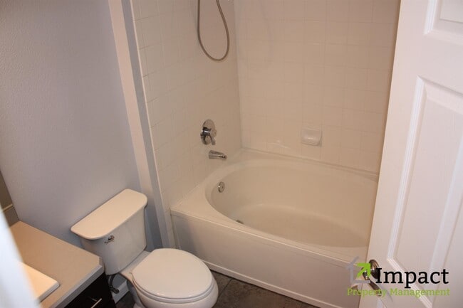 Building Photo - 12818 Ironstone Way