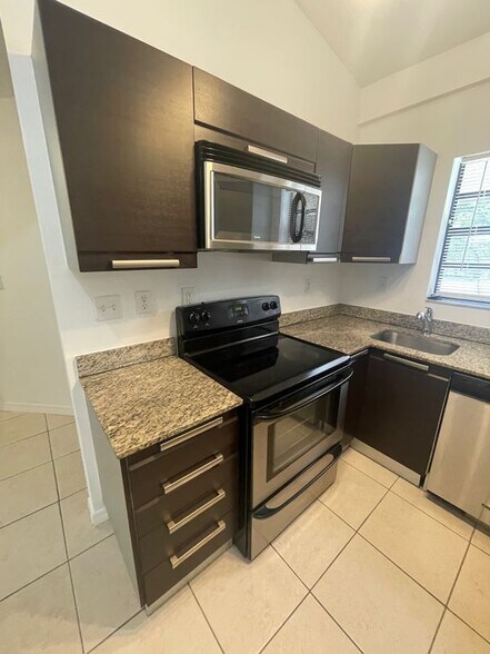 Building Photo - 11219 Royal Palm Blvd
