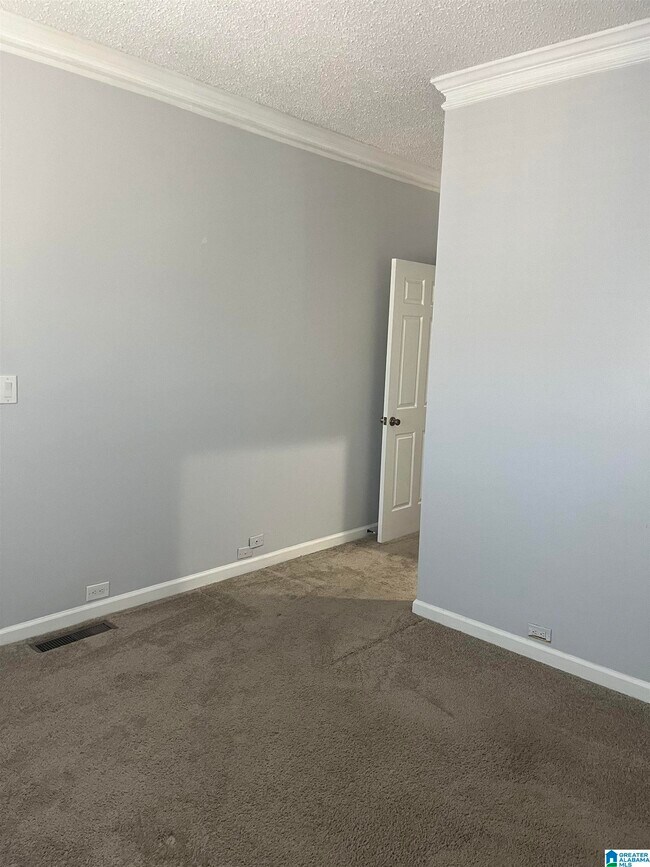 Building Photo - 1932 Waterford Pl