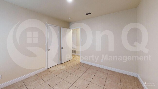 Building Photo - 4909 Parkview Hills Ln