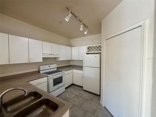 Building Photo - 122 Vista Verdi Cir