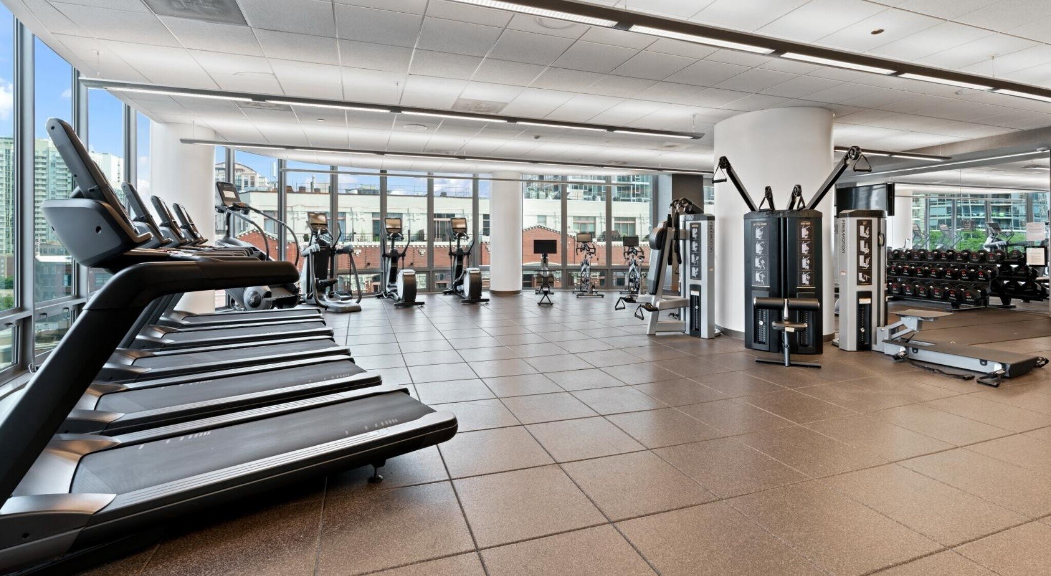 Building Photo - 354 W Hubbard St