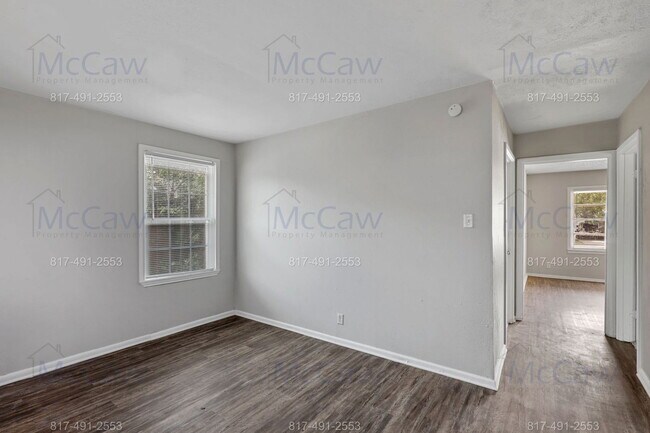 Building Photo - 816 Sandell Dr