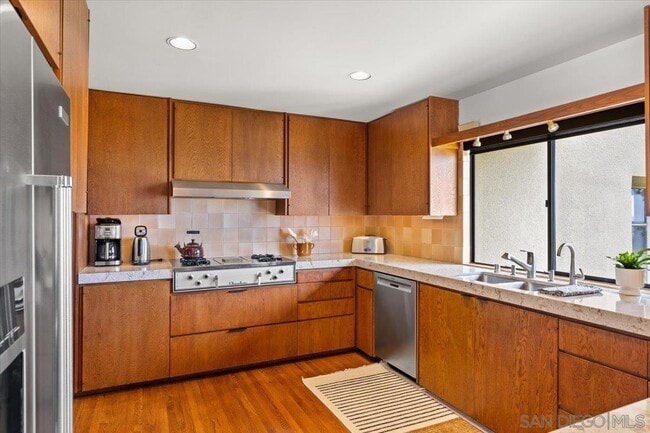 Building Photo - 8496 Westway Dr