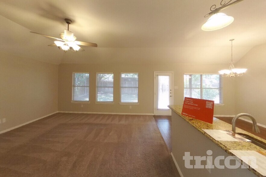Building Photo - 3205 Silver Point Ct