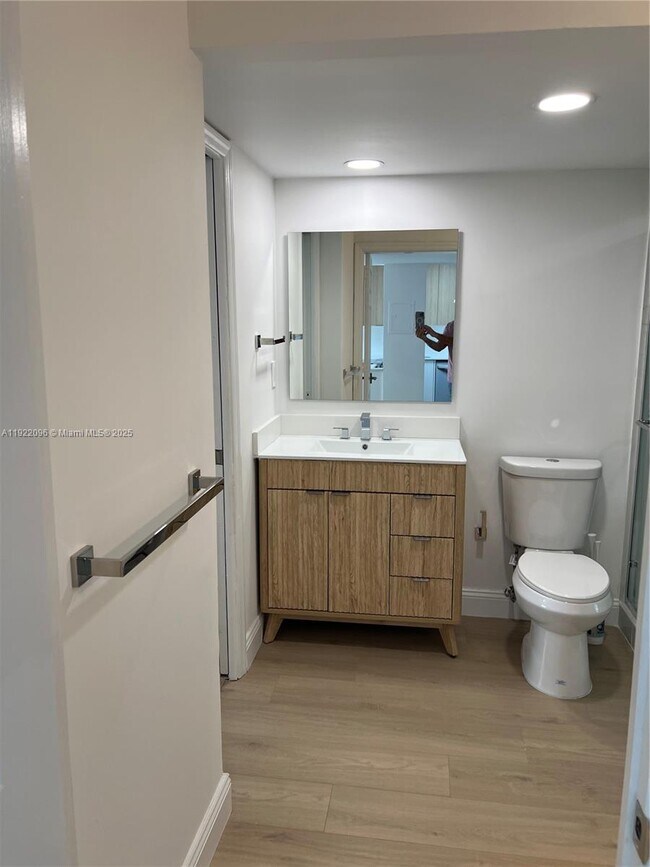 Building Photo - 345 Ocean Dr