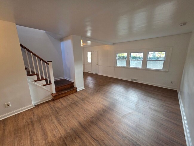 Building Photo - 4 S Cannon Dr