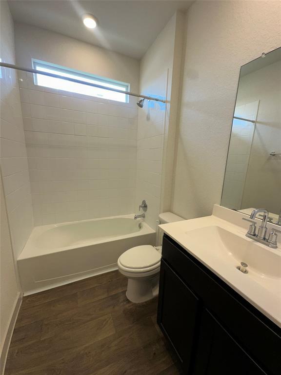 Building Photo - 402 Barton Creek Ln