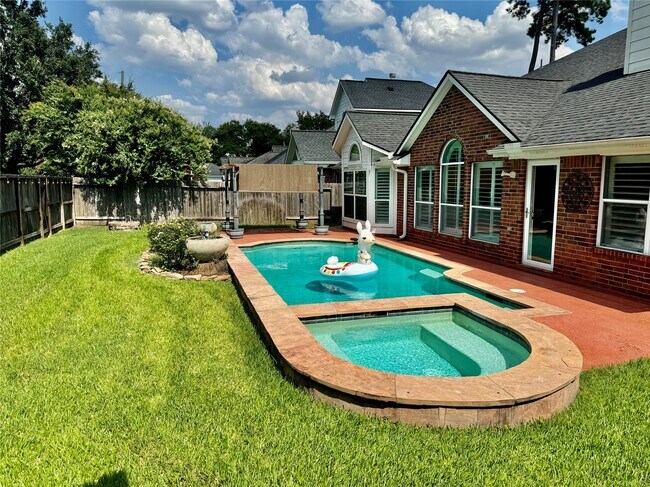Building Photo - 15434 Bay Tree Landing