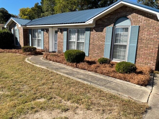 Primary Photo - 4 Bedroom Large Backyard