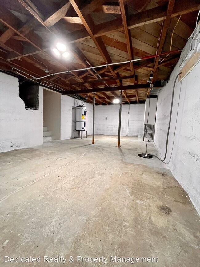 Building Photo - 2 br, 1 bath House - 261 Wilcox Rd.