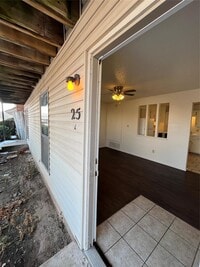 Building Photo - 1901 E Lindsey St