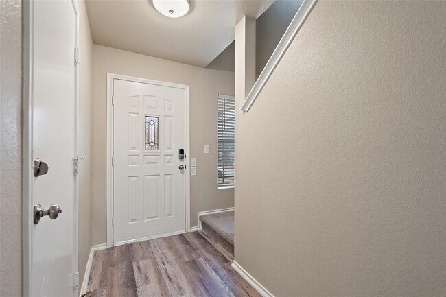 Building Photo - 1617 Anise Dr