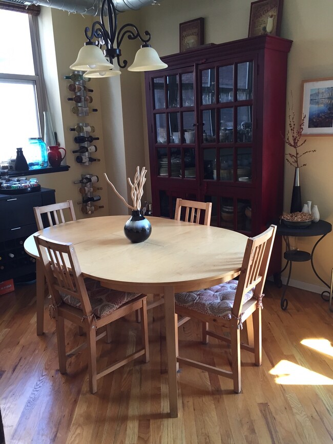 Dining Area - 500 S Clinton St