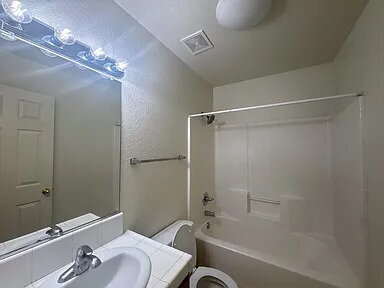 Building Photo - Lovely Home