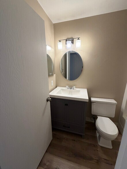 Building Photo - 6517 Cornwall Ct