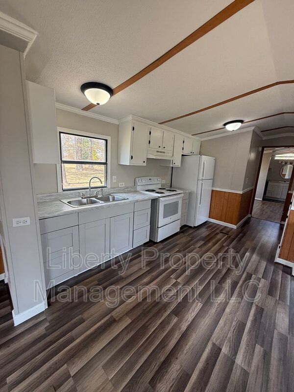 Building Photo - 21 Hillside Ln