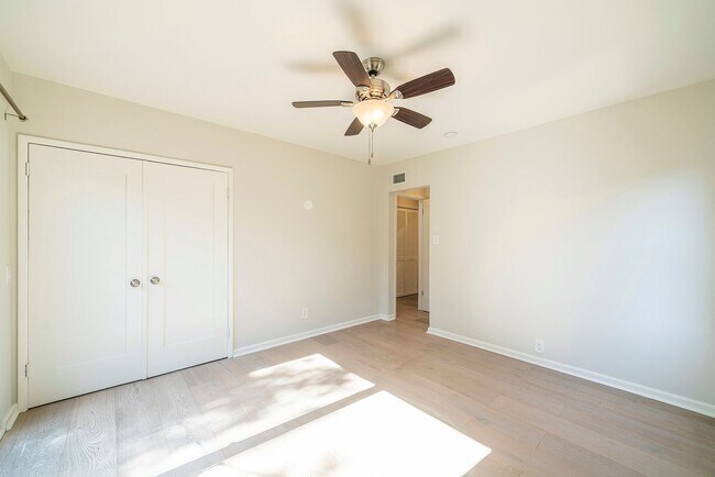 Building Photo - Warm & Inviting Venice Beach Rental Home!