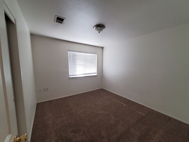 Building Photo - 5615 Sugar Pine Dr