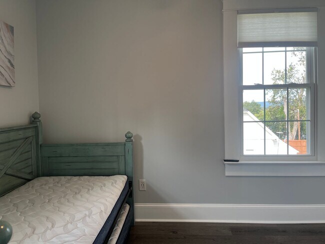 Building Photo - Gorgeous Brand New 3/2 Move In Ready Now!