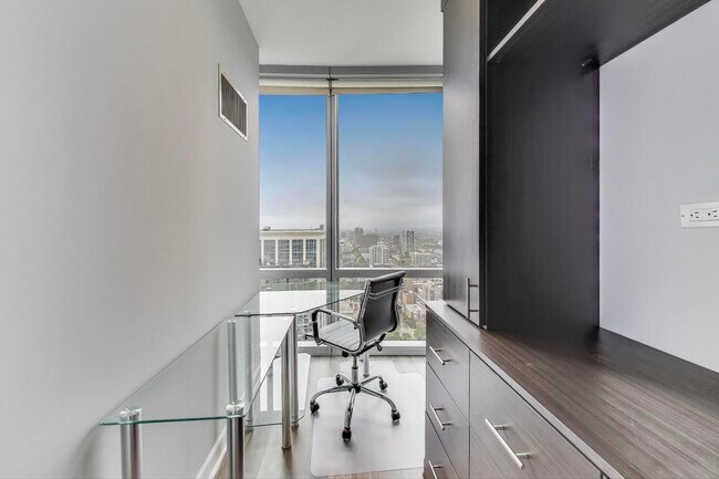 Building Photo - 1211 S Prairie Ave