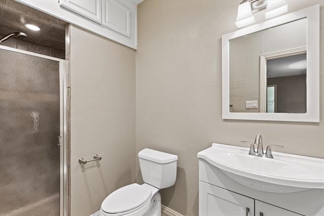 Building Photo - 4403 Bellaire Dr S