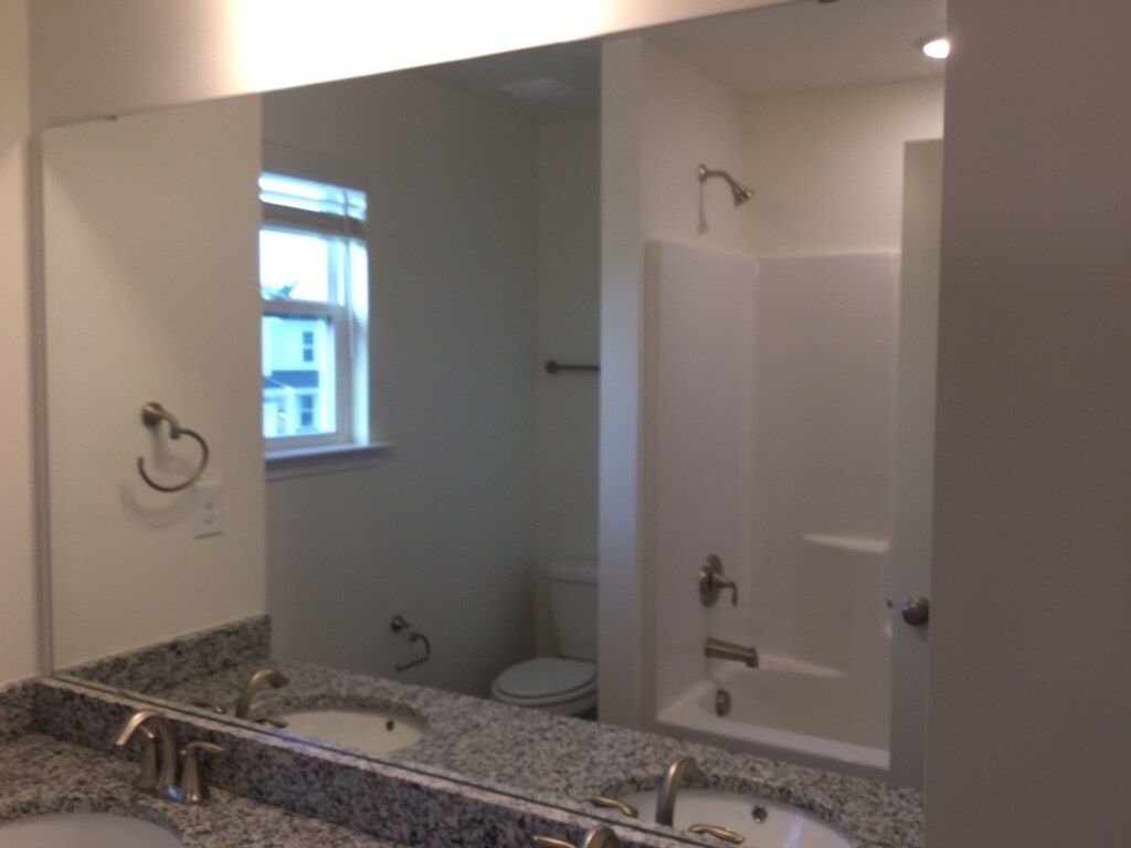 Building Photo - 103 Samara Ln
