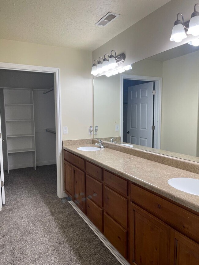 Building Photo - Beautiful Lehi home for rent!