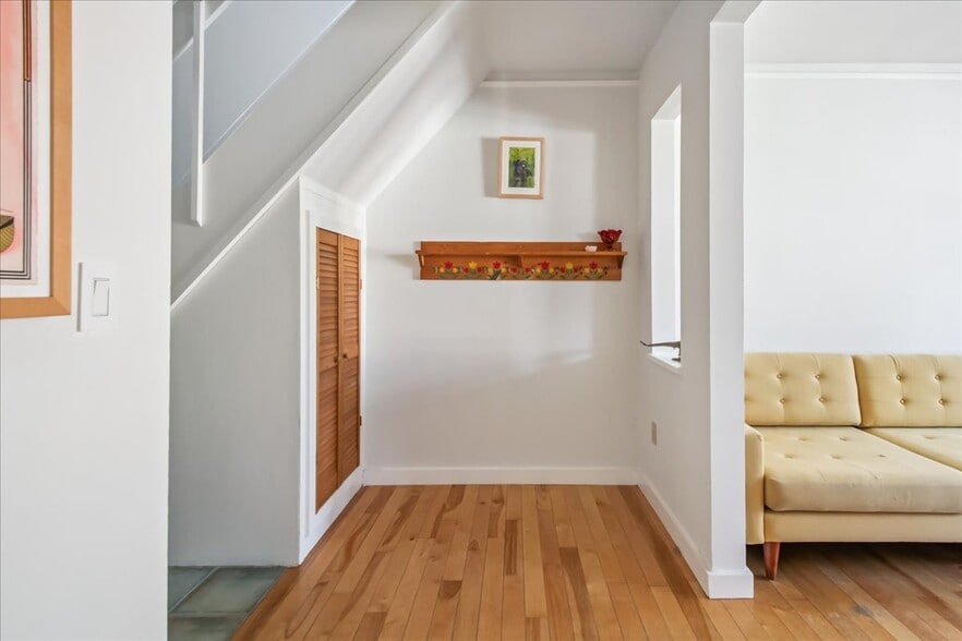 Building Photo - 72 Lakeview Ter