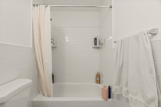 Building Photo - 1521 Tasker St