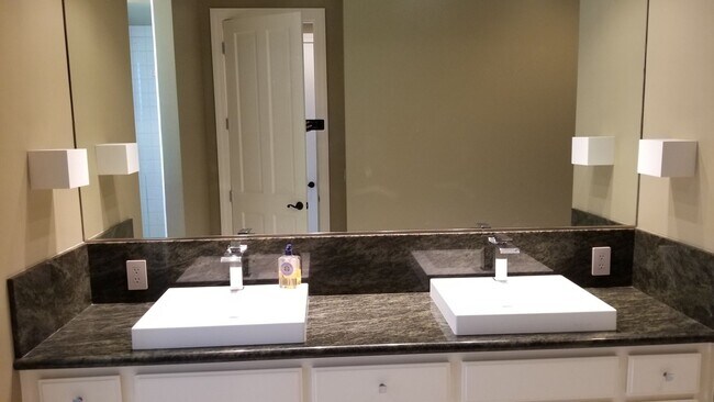 Building Photo - Gorgeous, Corner Lot with all the extras.