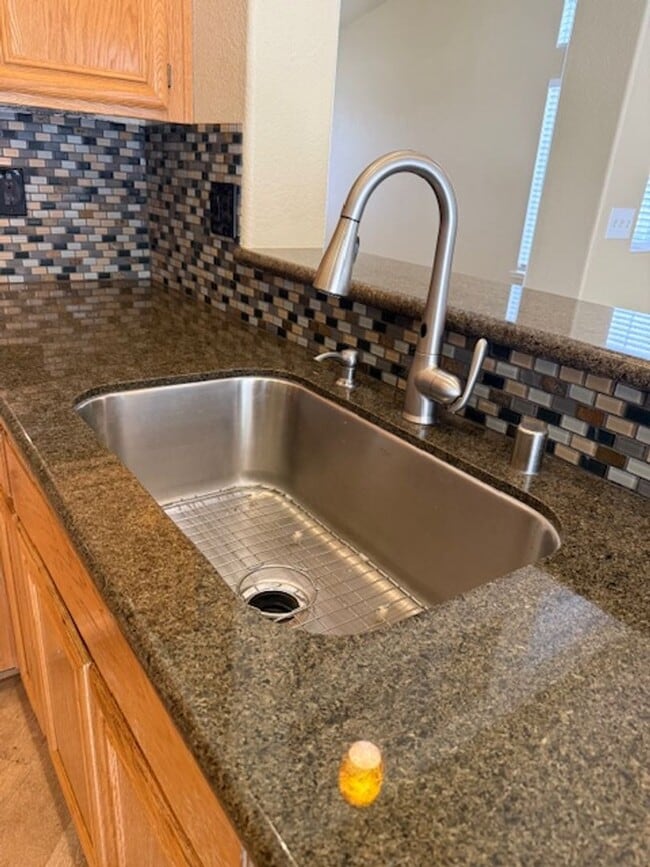 Building Photo - Single Story Home in a Great Location