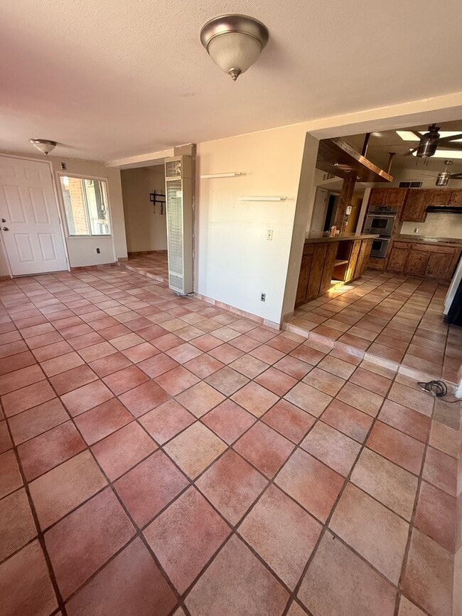 Building Photo - House For Rent