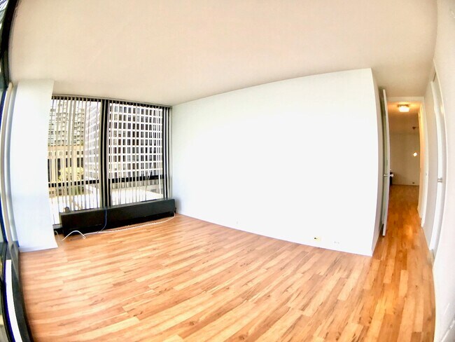 Building Photo - 900 N Lake Shore Dr